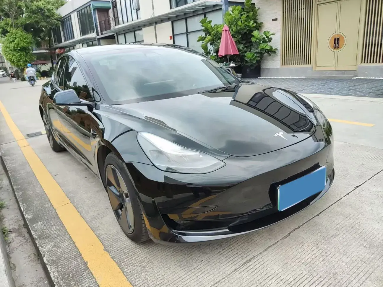 2022 TESLA MODEL thumbnail 3