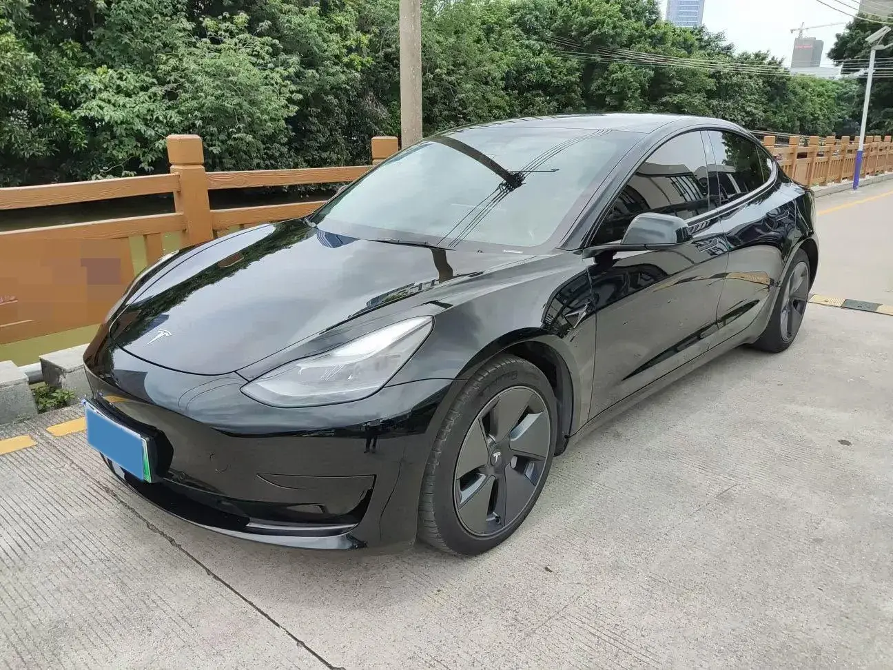 2022 TESLA MODEL view 1