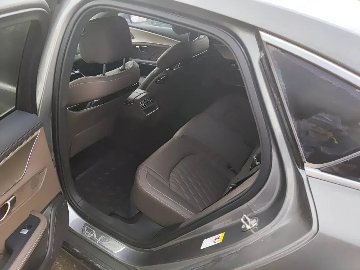 2023 BYD HAN thumbnail 4