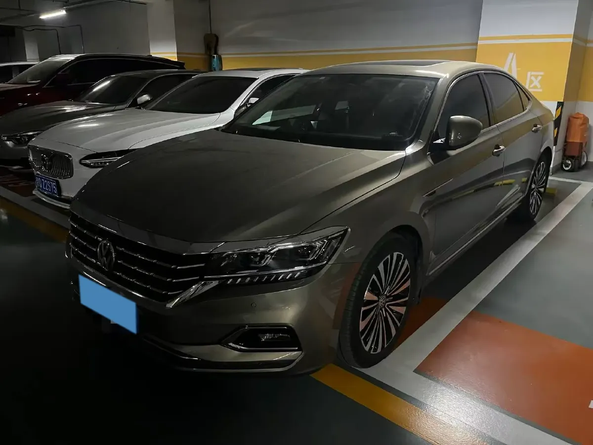 2019 Volkswagen Passat 2.0T 186HP L4 7DCT,autocango,china used car exporter,china ev exporter,chinese used car exporter,chinese used ev exporter