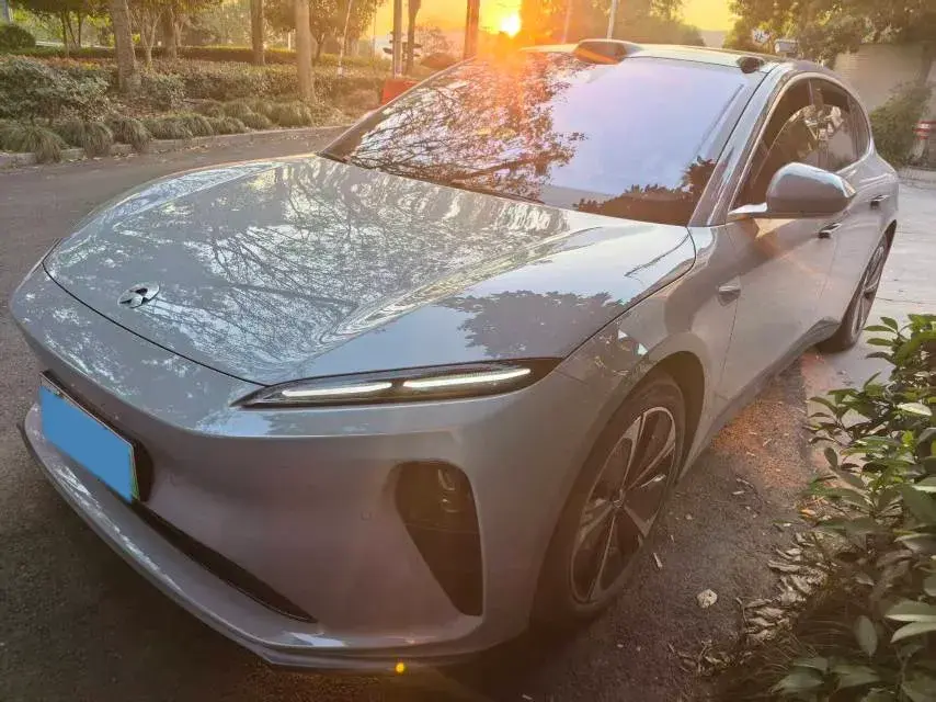 2024 NIO ET5T view 1