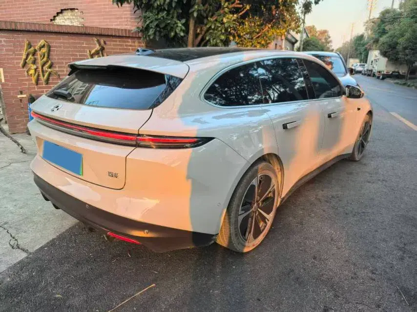 2024 NIO ET5T thumbnail 3