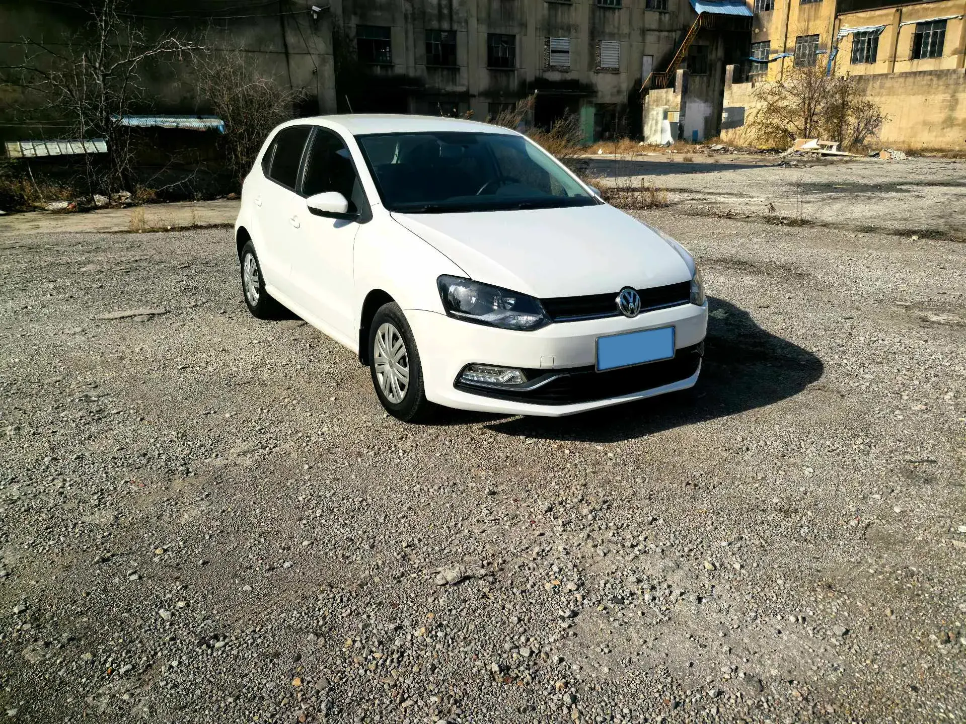 2016 VOLKSWAGEN POLO thumbnail 2