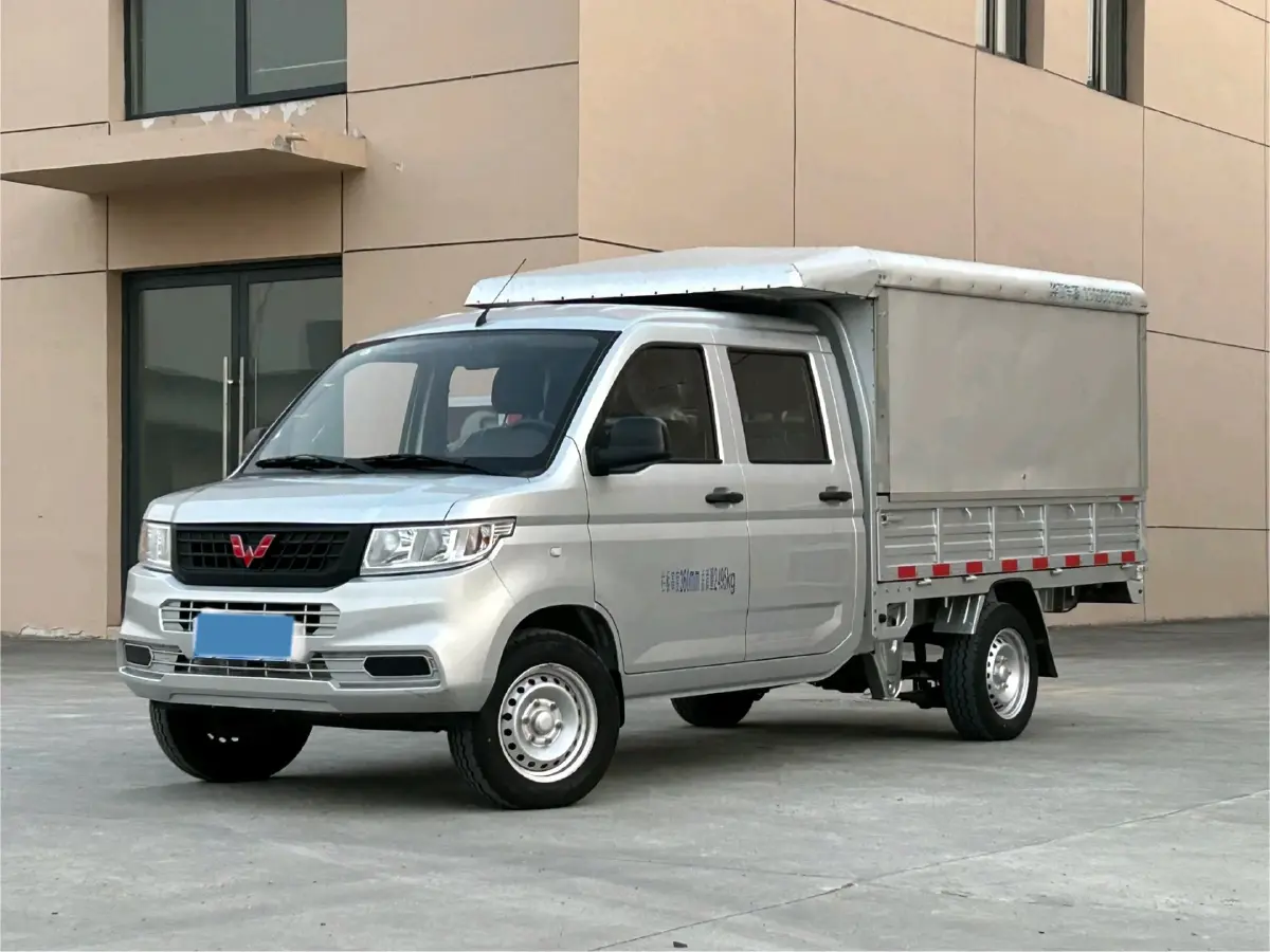 2023 WuLing RongGuang New Truck 2.0L 136HP L4 5MT