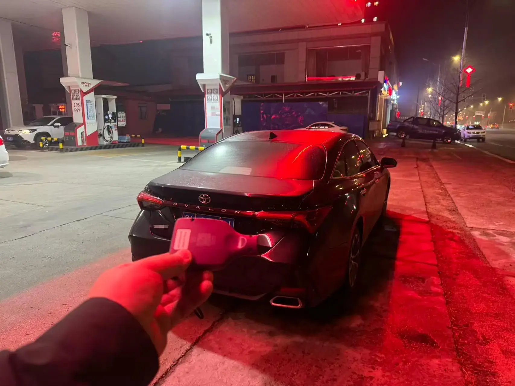 2023 TOYOTA AVALON thumbnail 3