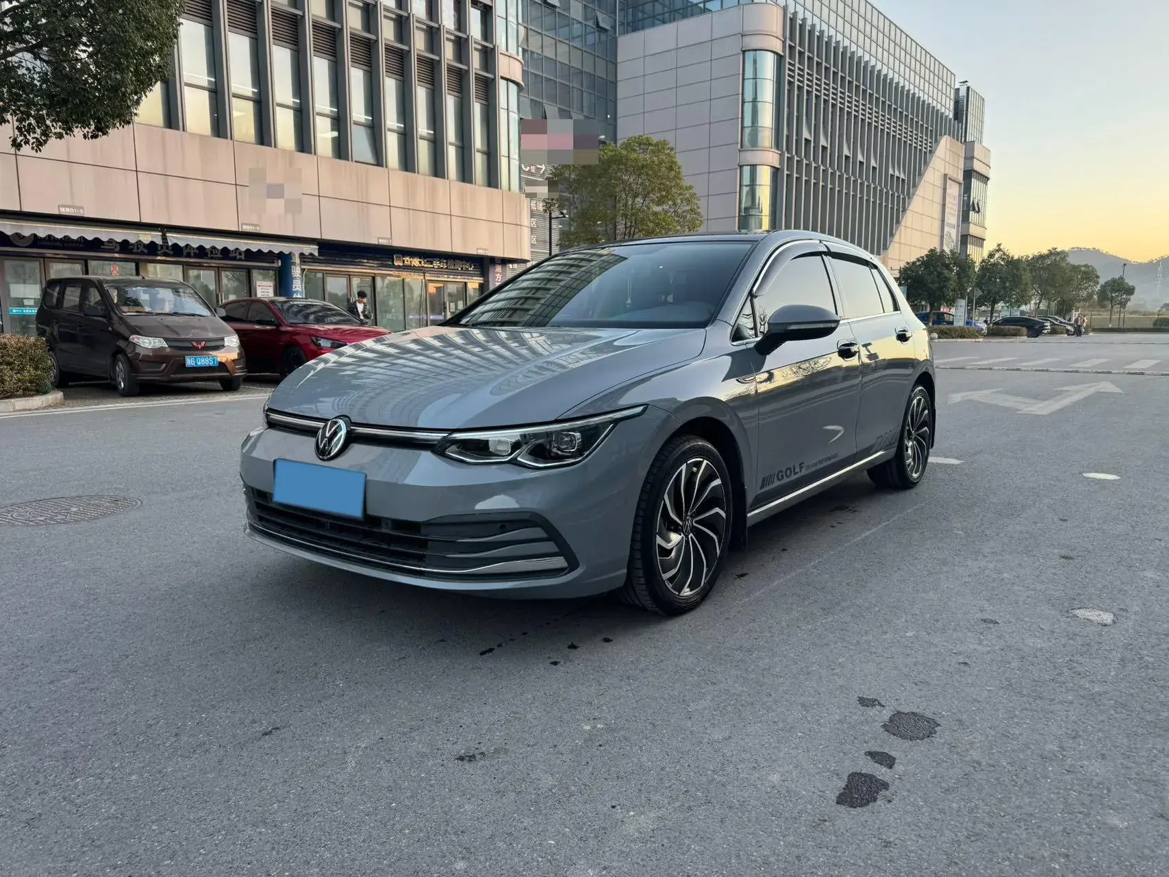 2021 VOLKSWAGEN GOLF view 1