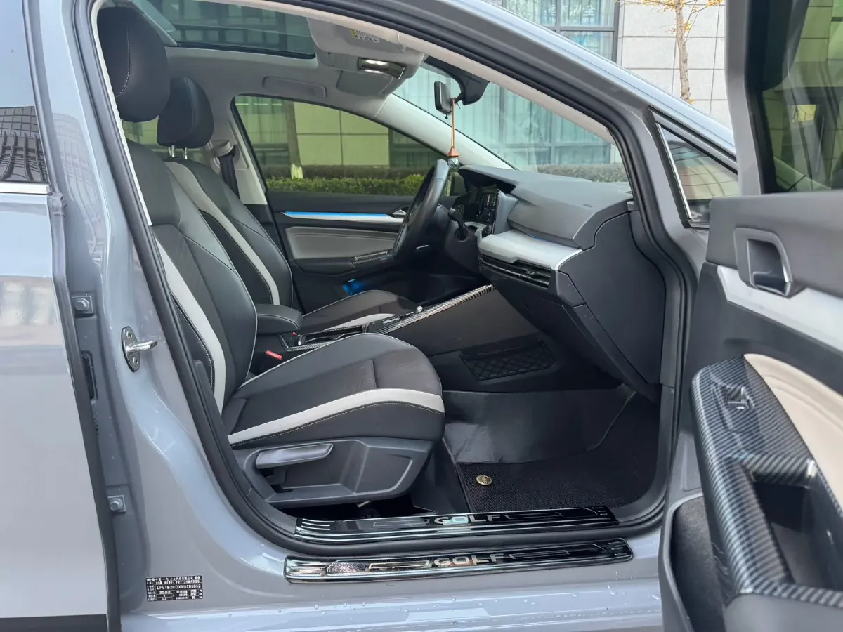 2021 Volkswagen Golf 1.2T 116HP L4 7DCT,autocango,china used car exporter,china ev exporter,chinese used car exporter,chinese used ev exporter