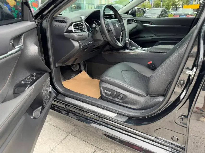 2019 TOYOTA CAMRY thumbnail 4