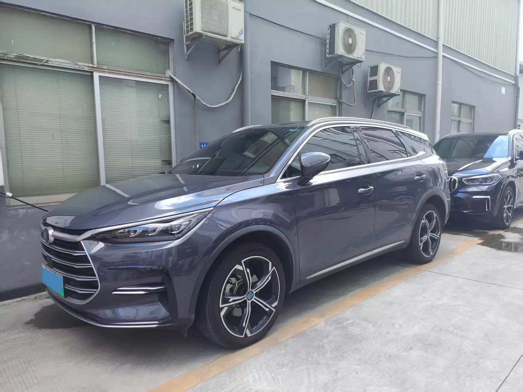 2021 BYD TANG view 1