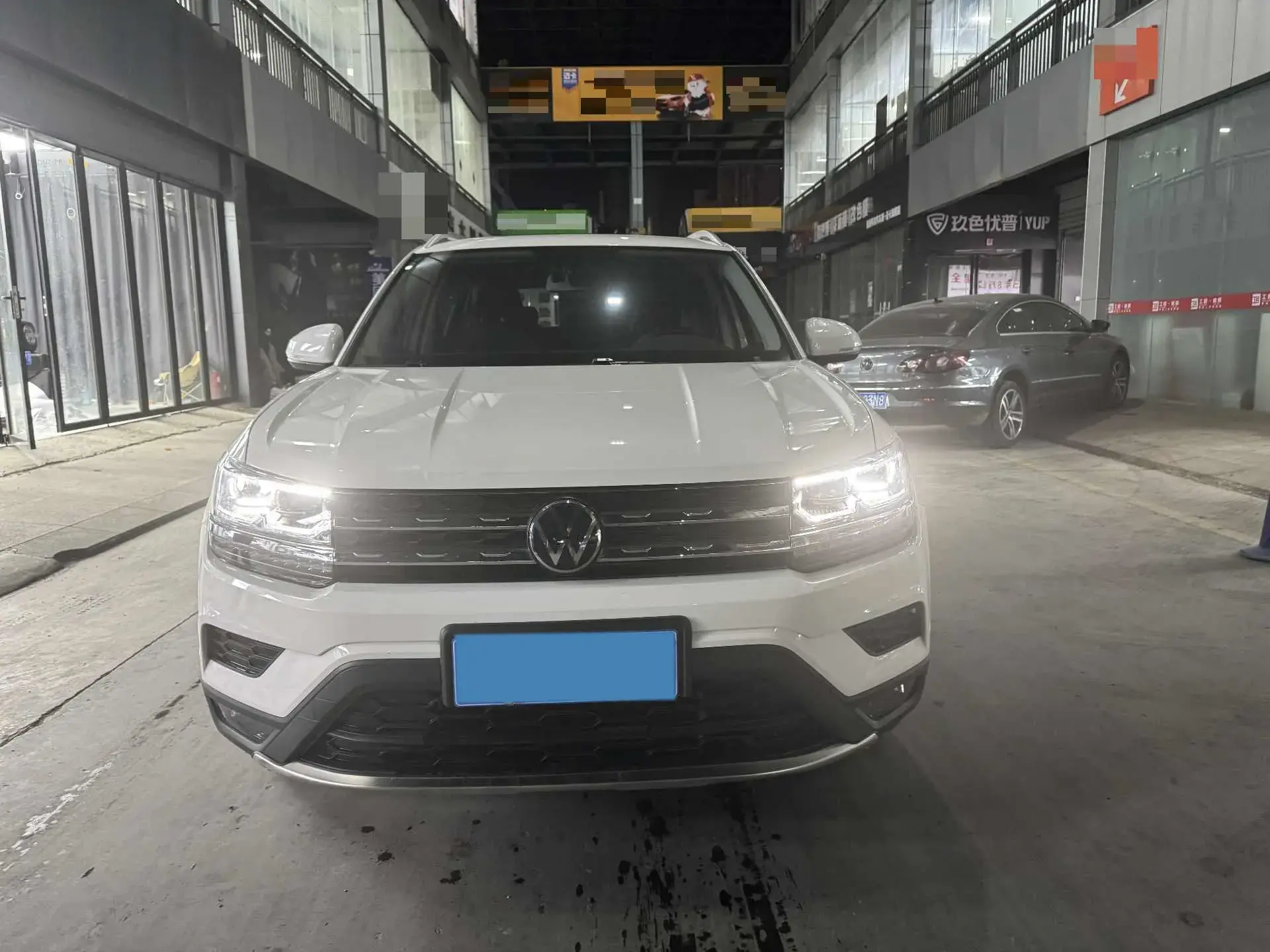 2021 VOLKSWAGEN THARU thumbnail 2