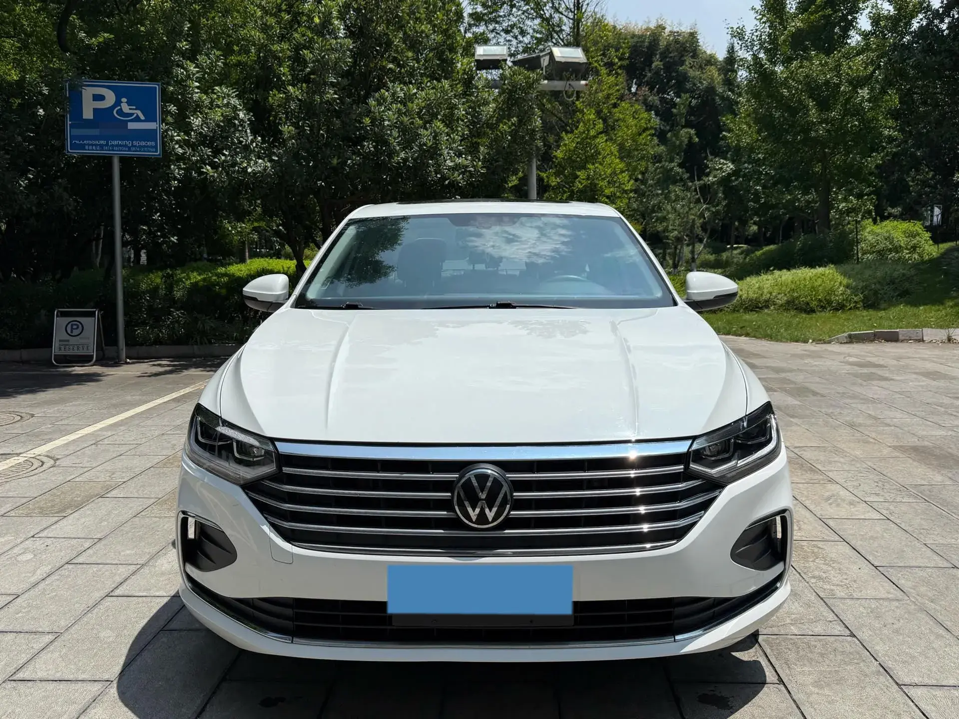 2023 VOLKSWAGEN LAVIDA thumbnail 3