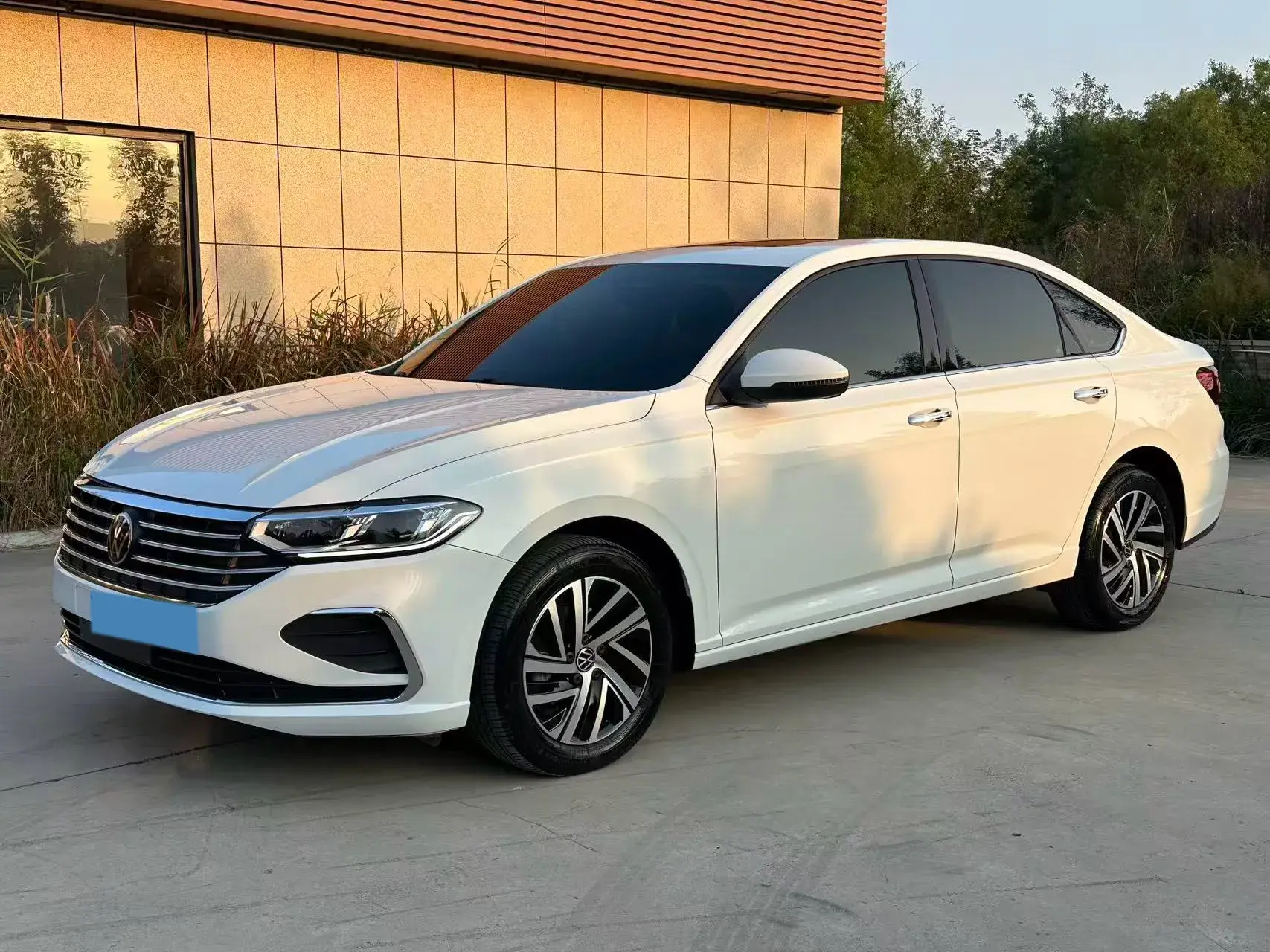 2023 VOLKSWAGEN LAVIDA thumbnail 2