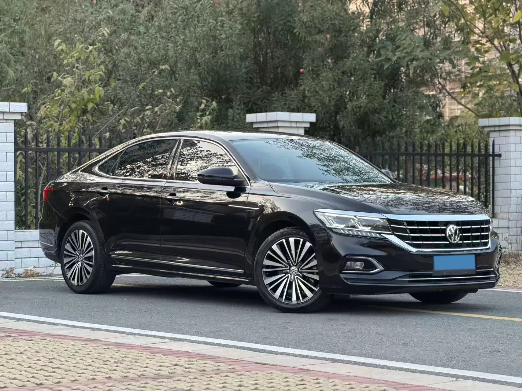 2020 VOLKSWAGEN PASSAT thumbnail 3