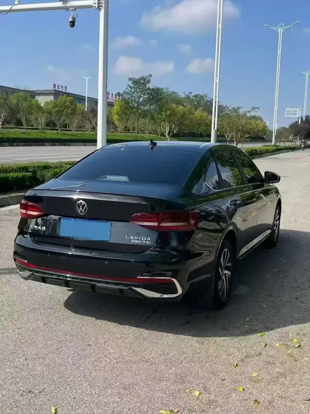 2023 VOLKSWAGEN LAVIDA thumbnail 3