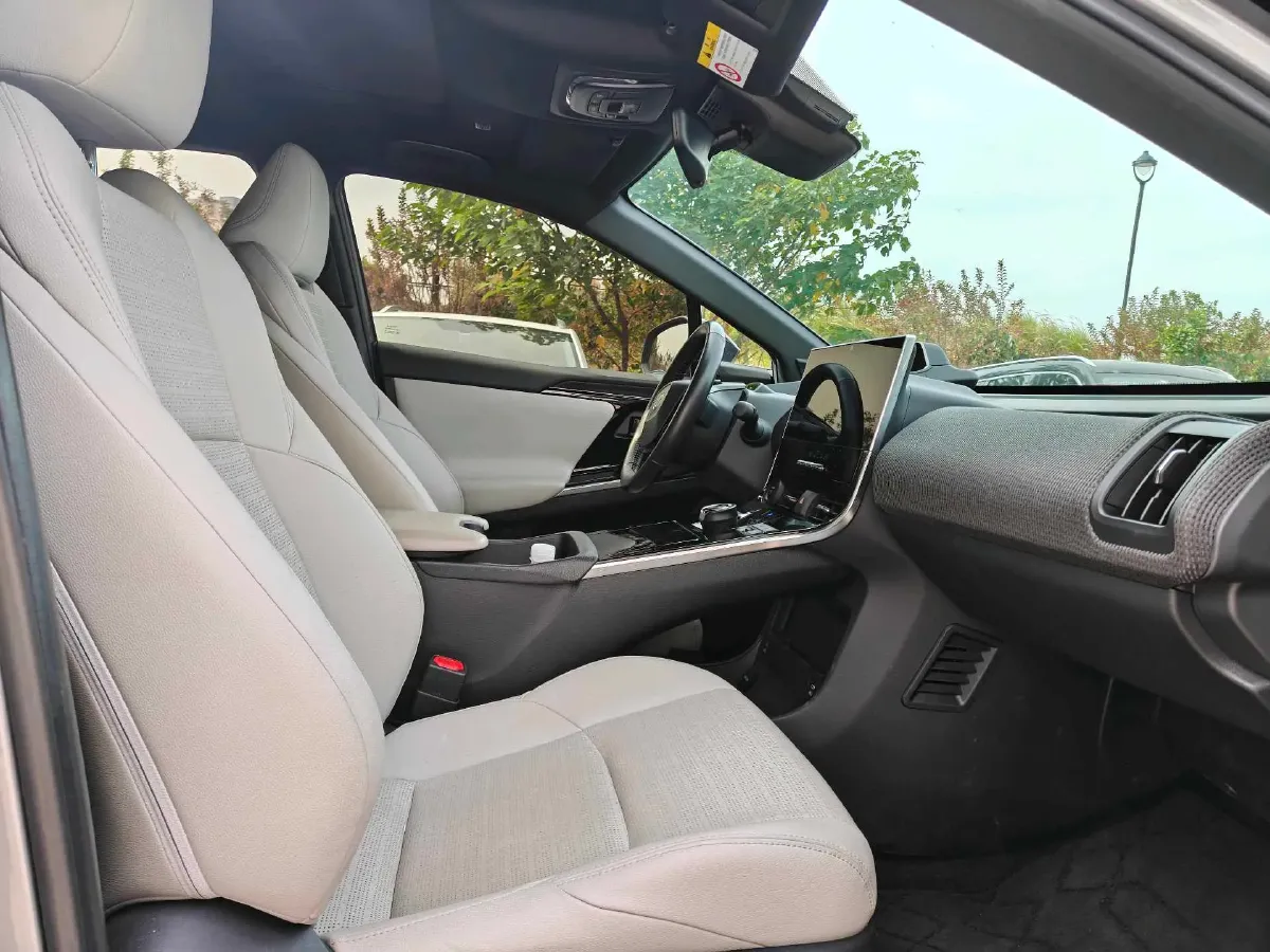 2022 Toyota bZ4X BEV 66.7KWH,autocango,china used car exporter,china ev exporter,chinese used car exporter,chinese used ev exporter