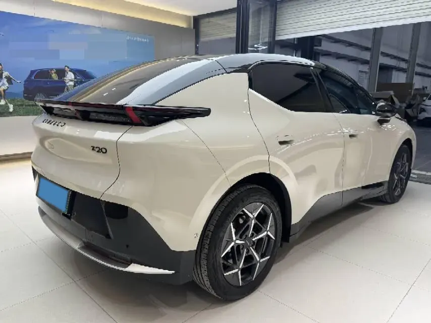 2025 LYNK&CO Z20 BEV 61.47KWH,autocango,china used car exporter,china ev exporter,chinese used car exporter,chinese used ev exporter
