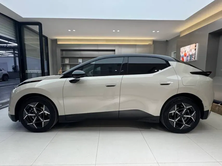 2025 LYNK&CO Z20 BEV 61.47KWH,autocango,china used car exporter,china ev exporter,chinese used car exporter,chinese used ev exporter