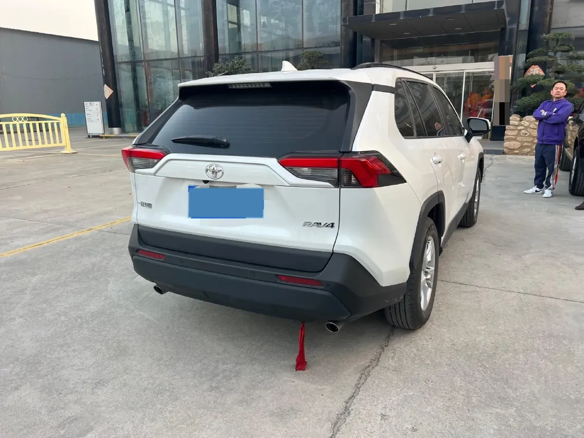 2023 Toyota RAV4 2.0L 171HP L4 CVT,autocango,china used car exporter,china ev exporter,chinese used car exporter,chinese used ev exporter