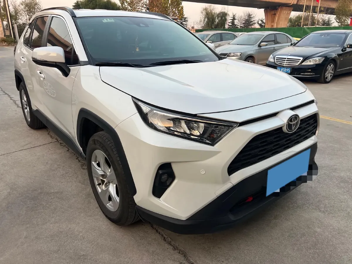 2023 Toyota RAV4 2.0L 171HP L4 CVT,autocango,china used car exporter,china ev exporter,chinese used car exporter,chinese used ev exporter