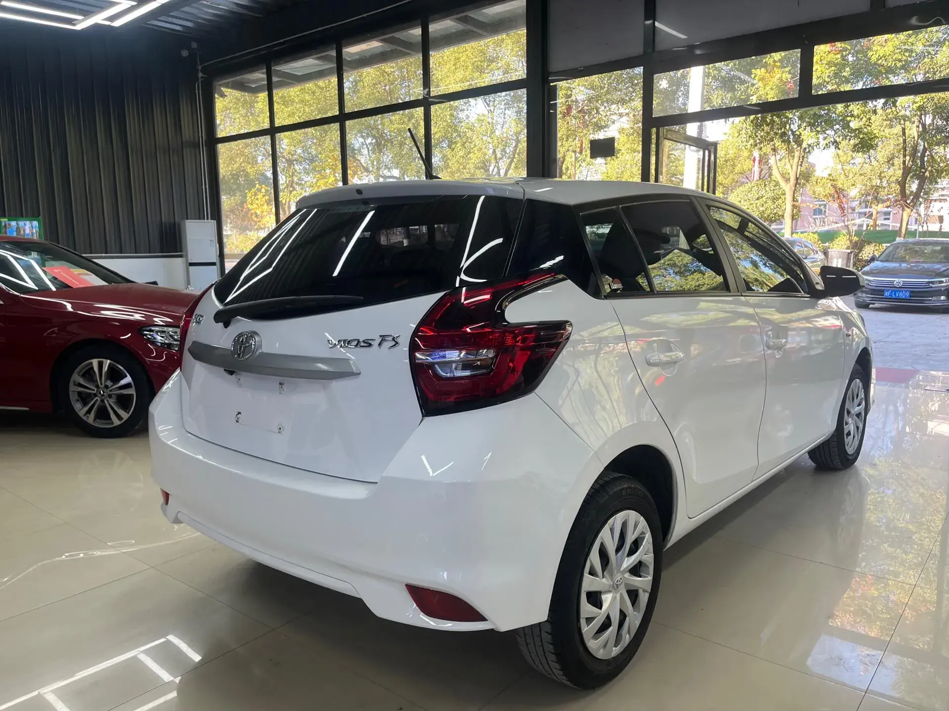 2019 TOYOTA VIOS thumbnail 4
