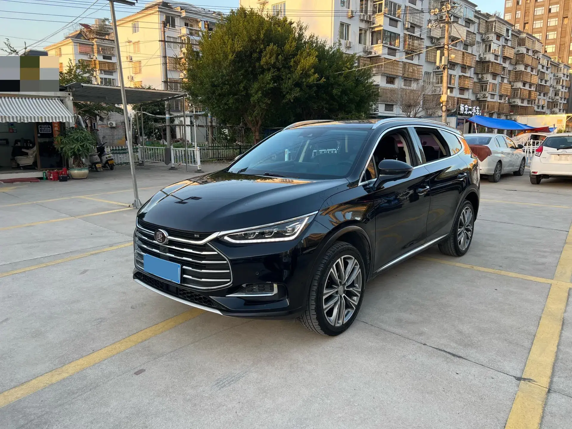 2019 BYD TANG view 1