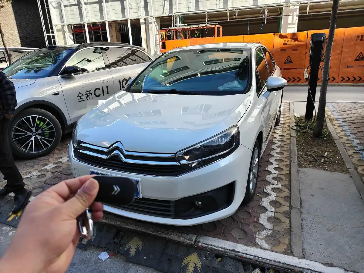 2018 Citroen C4 C-Quatre 1.6L 117HP L4 5MT