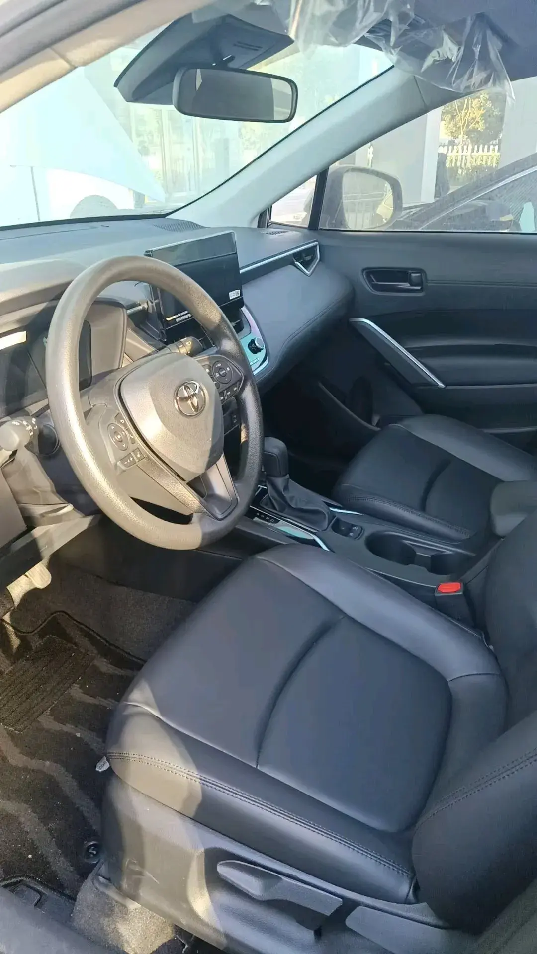 2023 TOYOTA COROLLA thumbnail 3