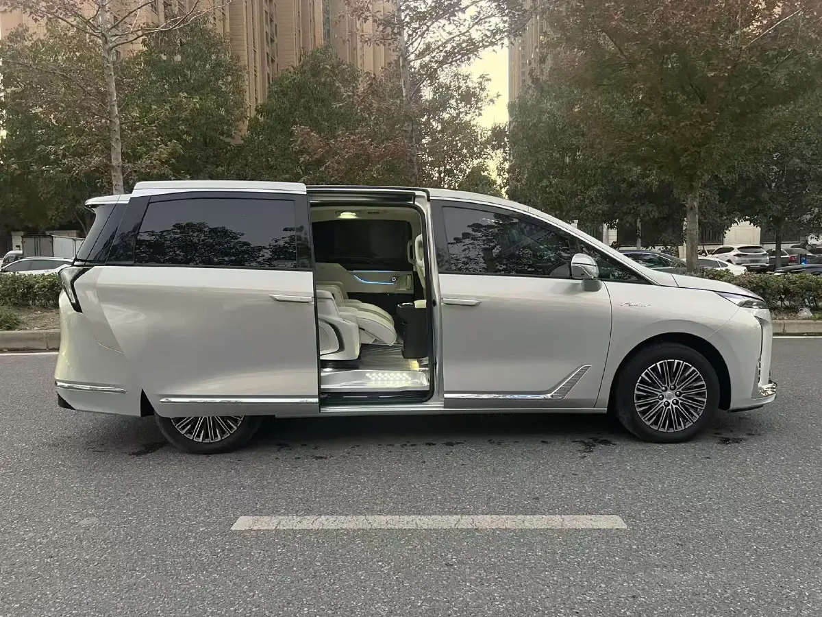 2024 Buick GL8 1.5T 180HP L4 2DHT PHEV 24.4KWH,autocango,china used car exporter,china ev exporter,chinese used car exporter,chinese used ev exporter