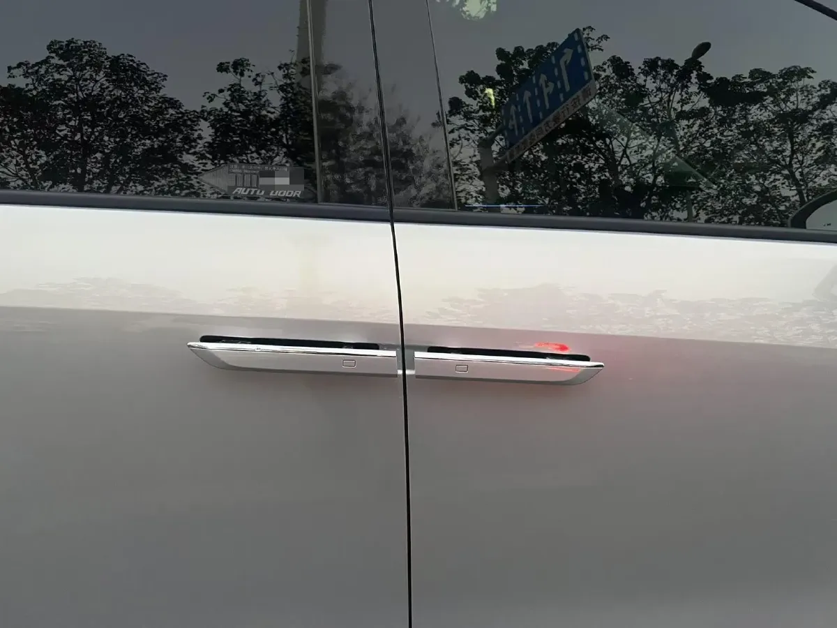 2024 Buick GL8 1.5T 180HP L4 2DHT PHEV 24.4KWH,autocango,china used car exporter,china ev exporter,chinese used car exporter,chinese used ev exporter