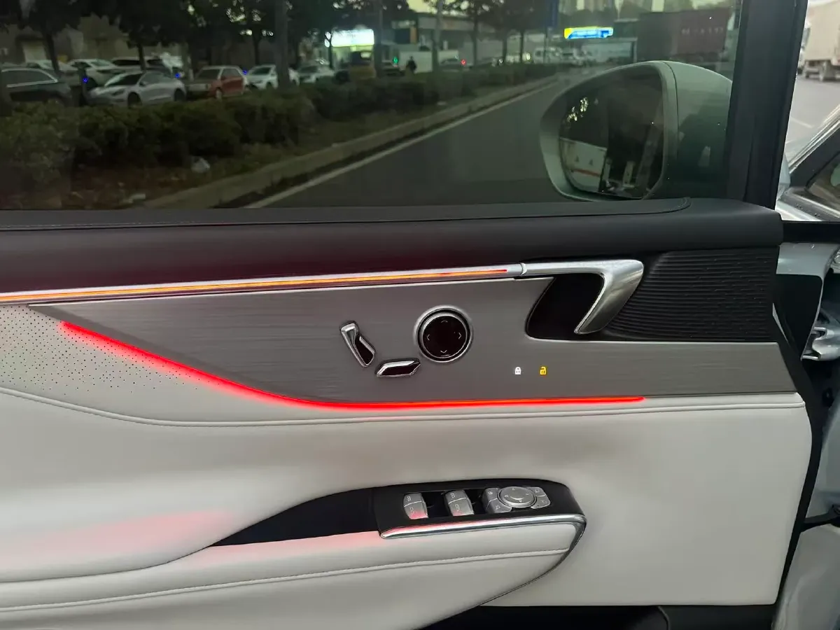 2024 Buick GL8 1.5T 180HP L4 2DHT PHEV 24.4KWH,autocango,china used car exporter,china ev exporter,chinese used car exporter,chinese used ev exporter