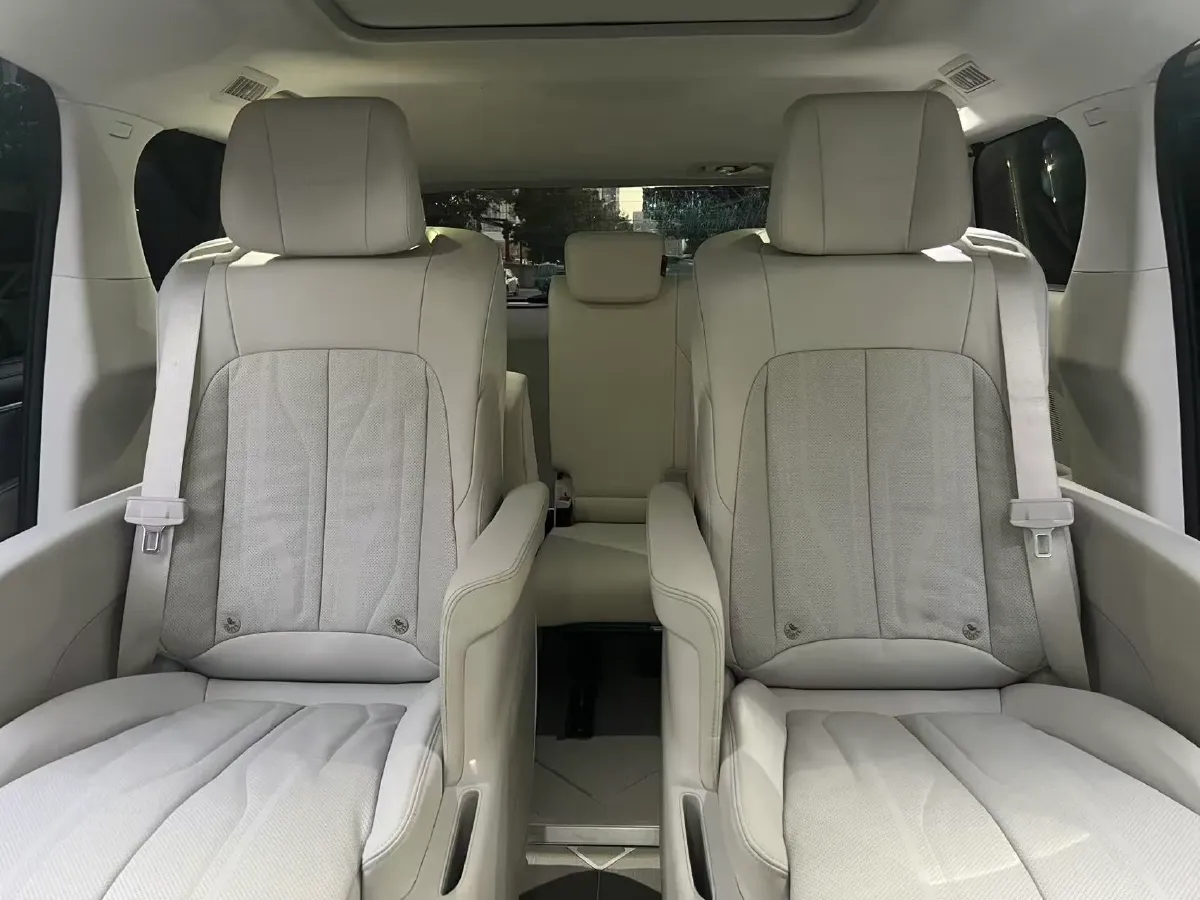 2024 Buick GL8 1.5T 180HP L4 2DHT PHEV 24.4KWH,autocango,china used car exporter,china ev exporter,chinese used car exporter,chinese used ev exporter