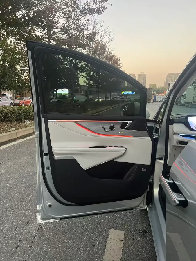 2024 Buick GL8 1.5T 180HP L4 2DHT PHEV 24.4KWH,autocango,china used car exporter,china ev exporter,chinese used car exporter,chinese used ev exporter