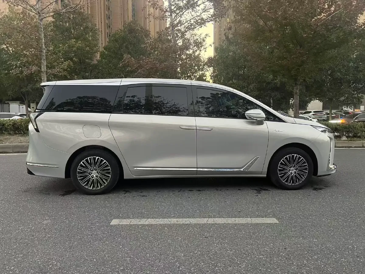 2024 Buick GL8 1.5T 180HP L4 2DHT PHEV 24.4KWH,autocango,china used car exporter,china ev exporter,chinese used car exporter,chinese used ev exporter