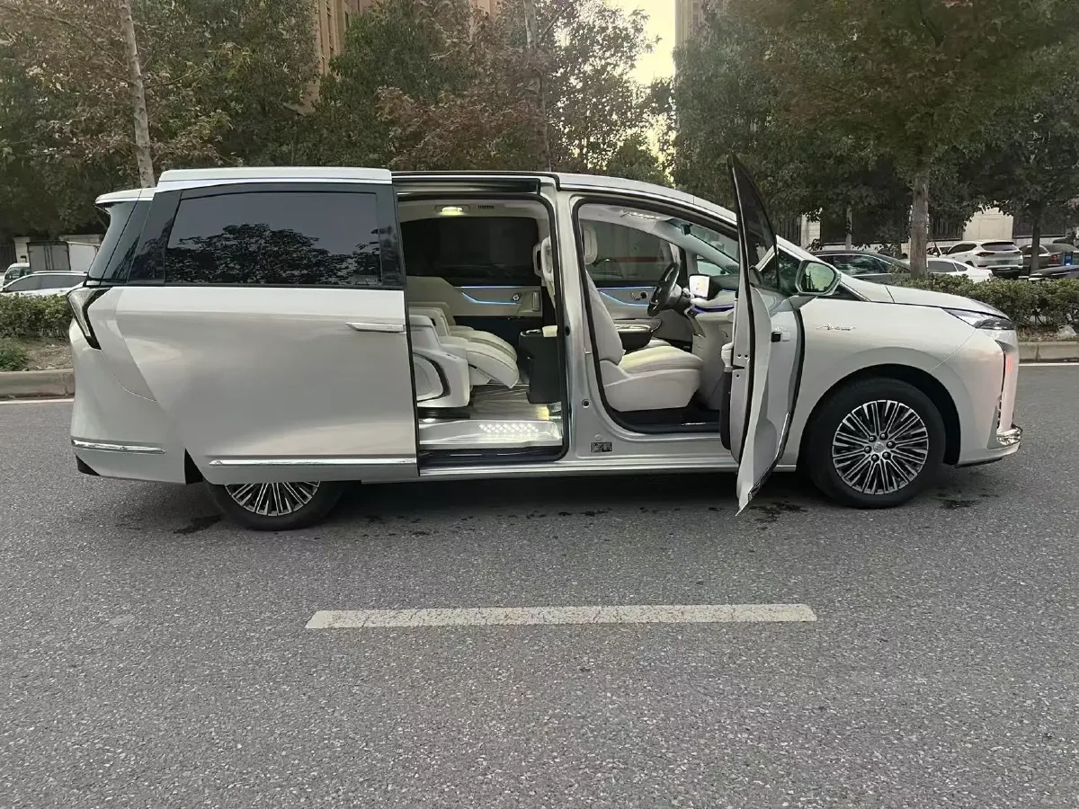 2024 Buick GL8 1.5T 180HP L4 2DHT PHEV 24.4KWH,autocango,china used car exporter,china ev exporter,chinese used car exporter,chinese used ev exporter