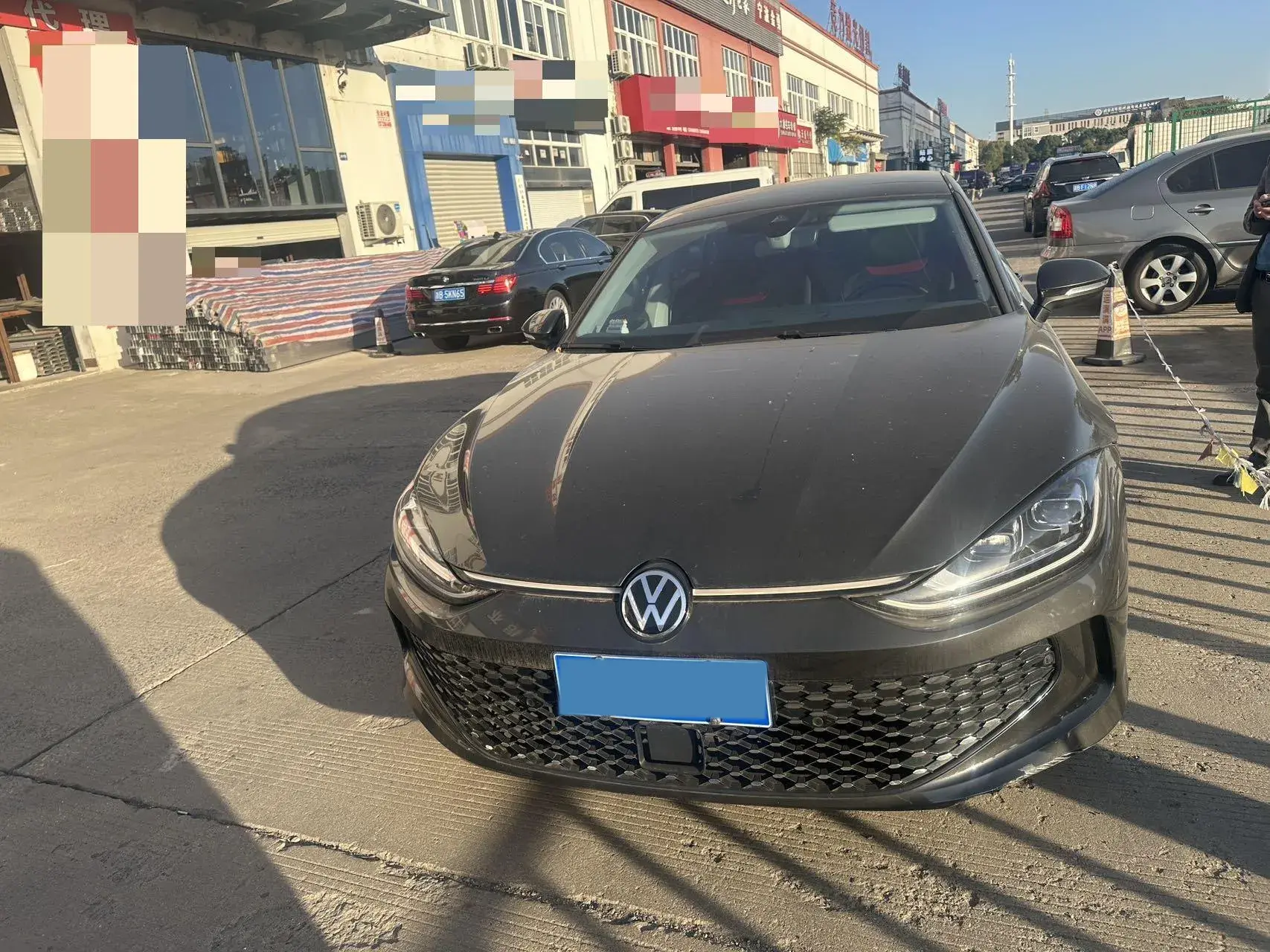 2023 VOLKSWAGEN LAMANDO thumbnail 2