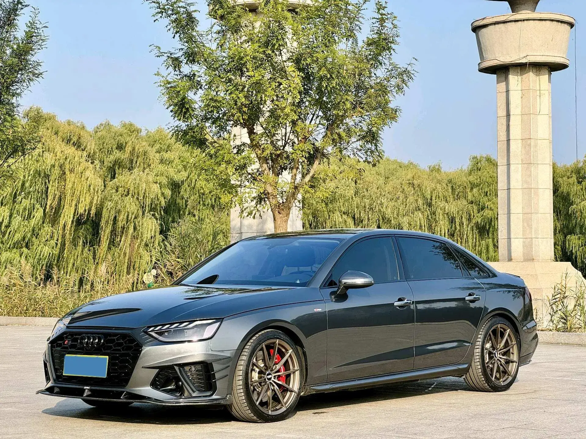 2020 AUDI A4L view 1