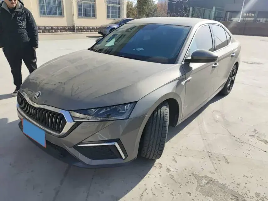 2021 SKODA OCTAVIA view 1