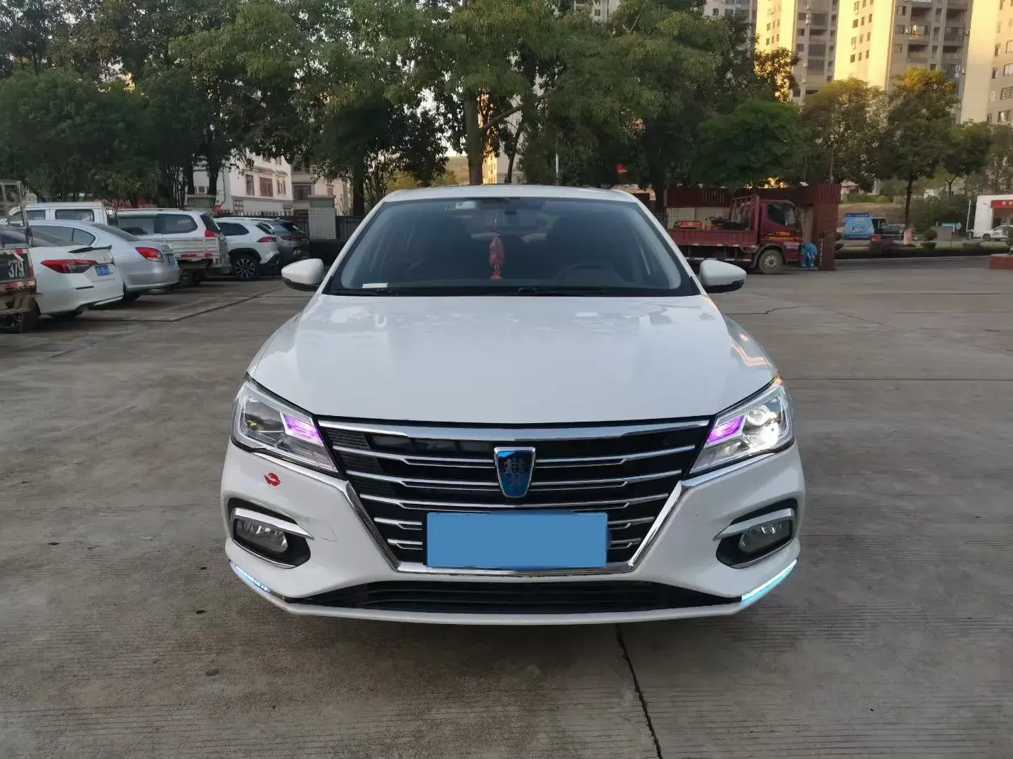 2019 ROEWE I5 thumbnail 2