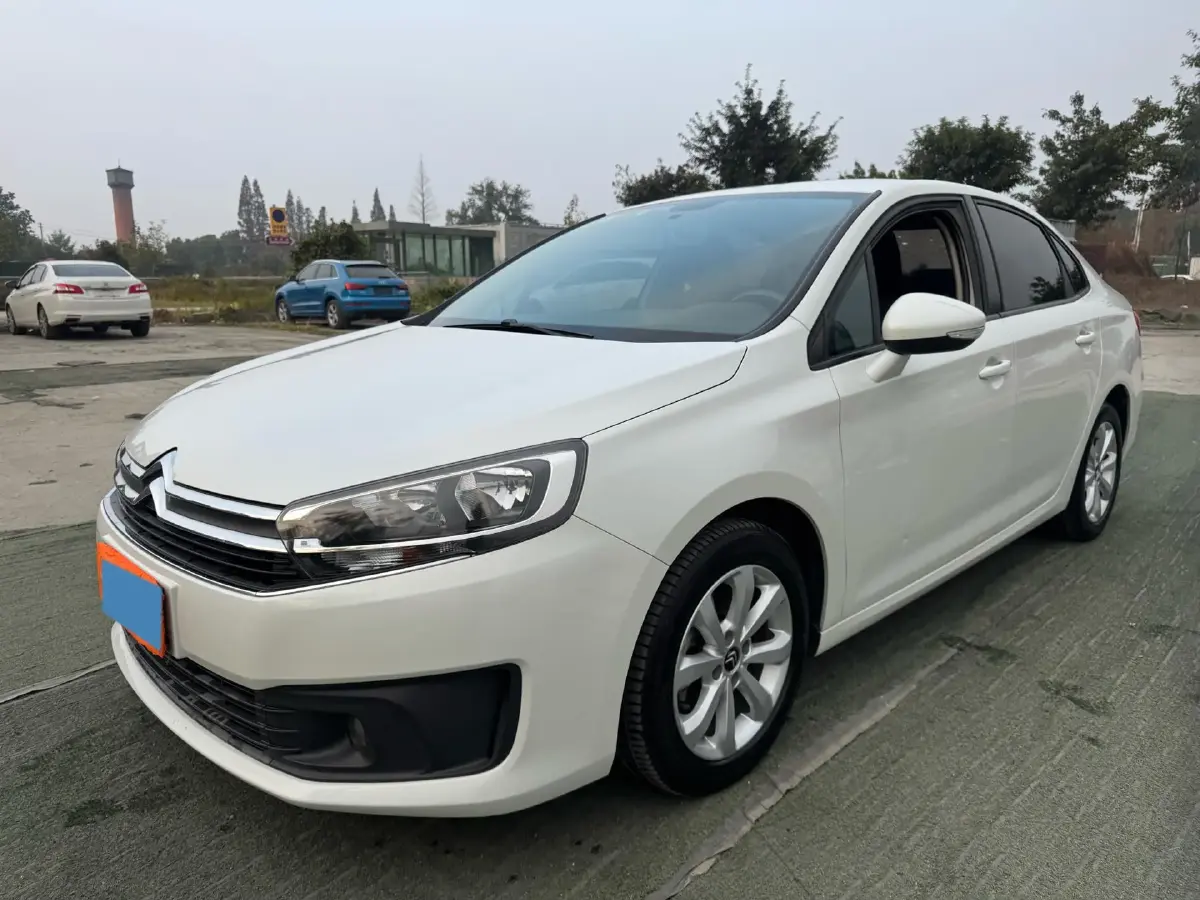 2018 Citroen C4 C-Quatre 1.6L 117HP L4 5MT