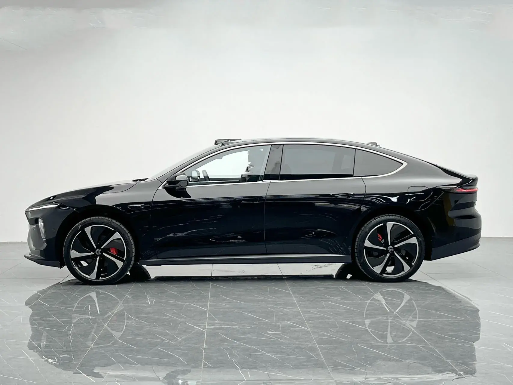 2021 VOLKSWAGEN ID.6 thumbnail 3