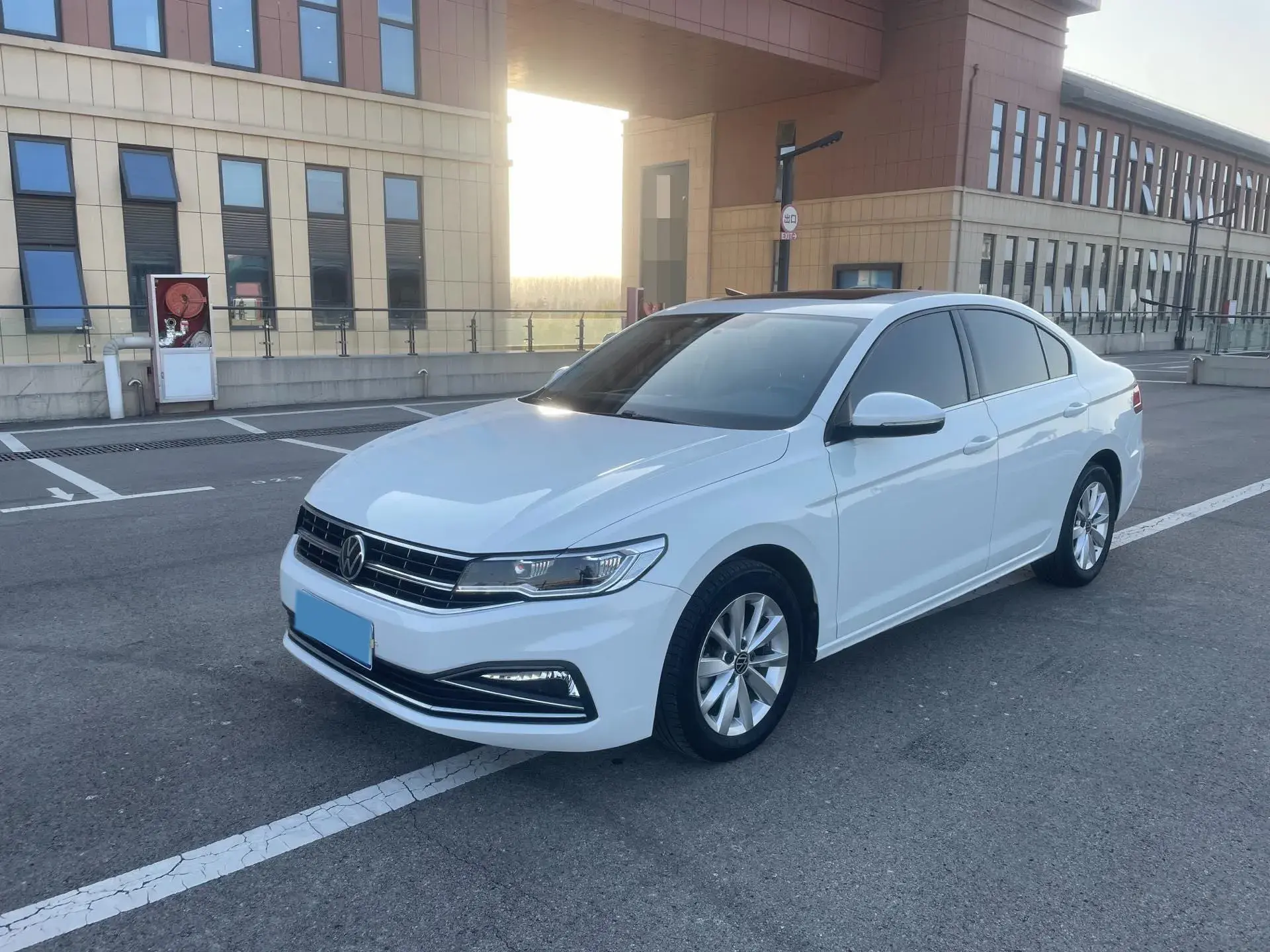 2021 VOLKSWAGEN BORA view 1