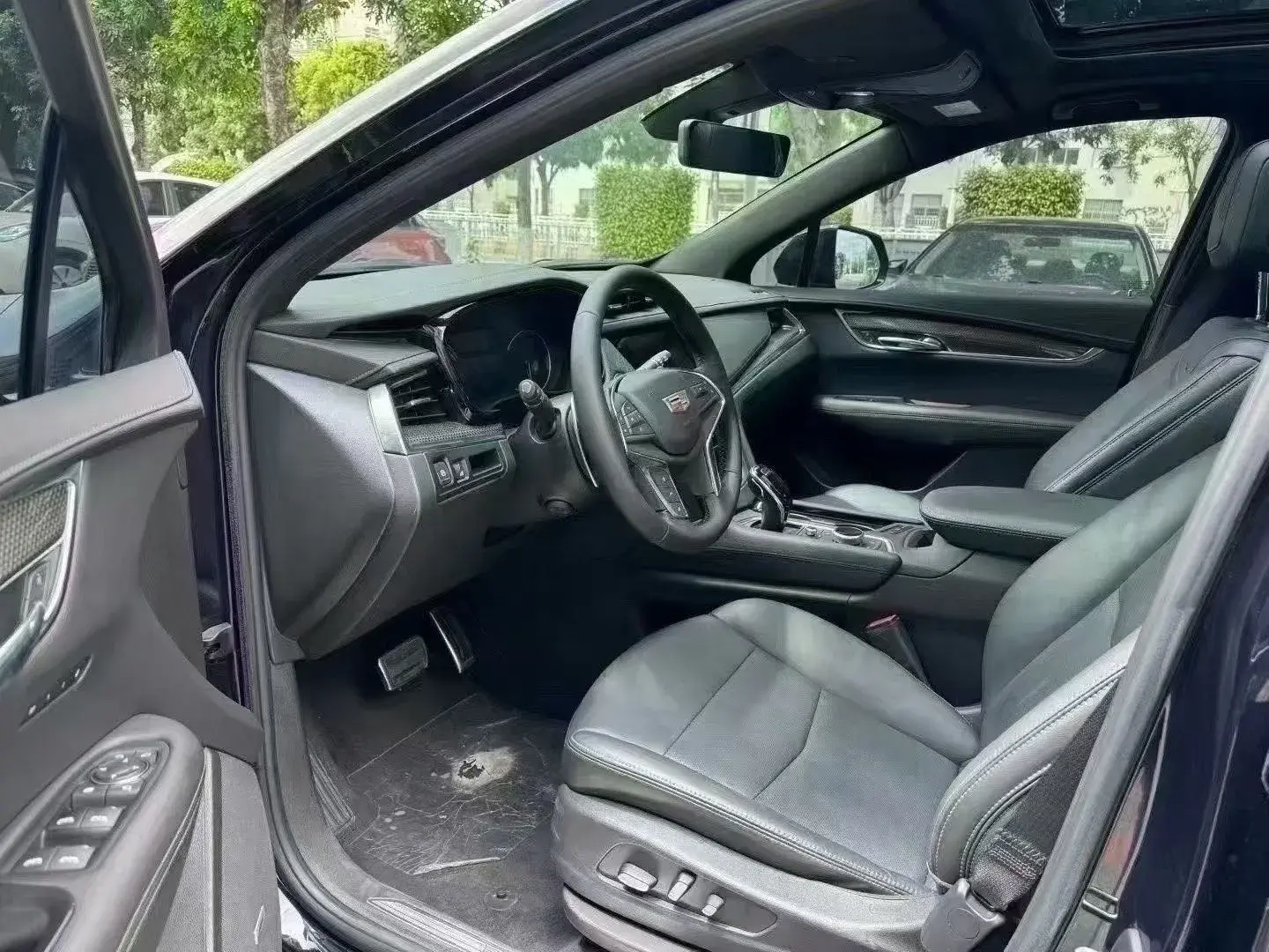 2023 CADILLAC XT5 thumbnail 4