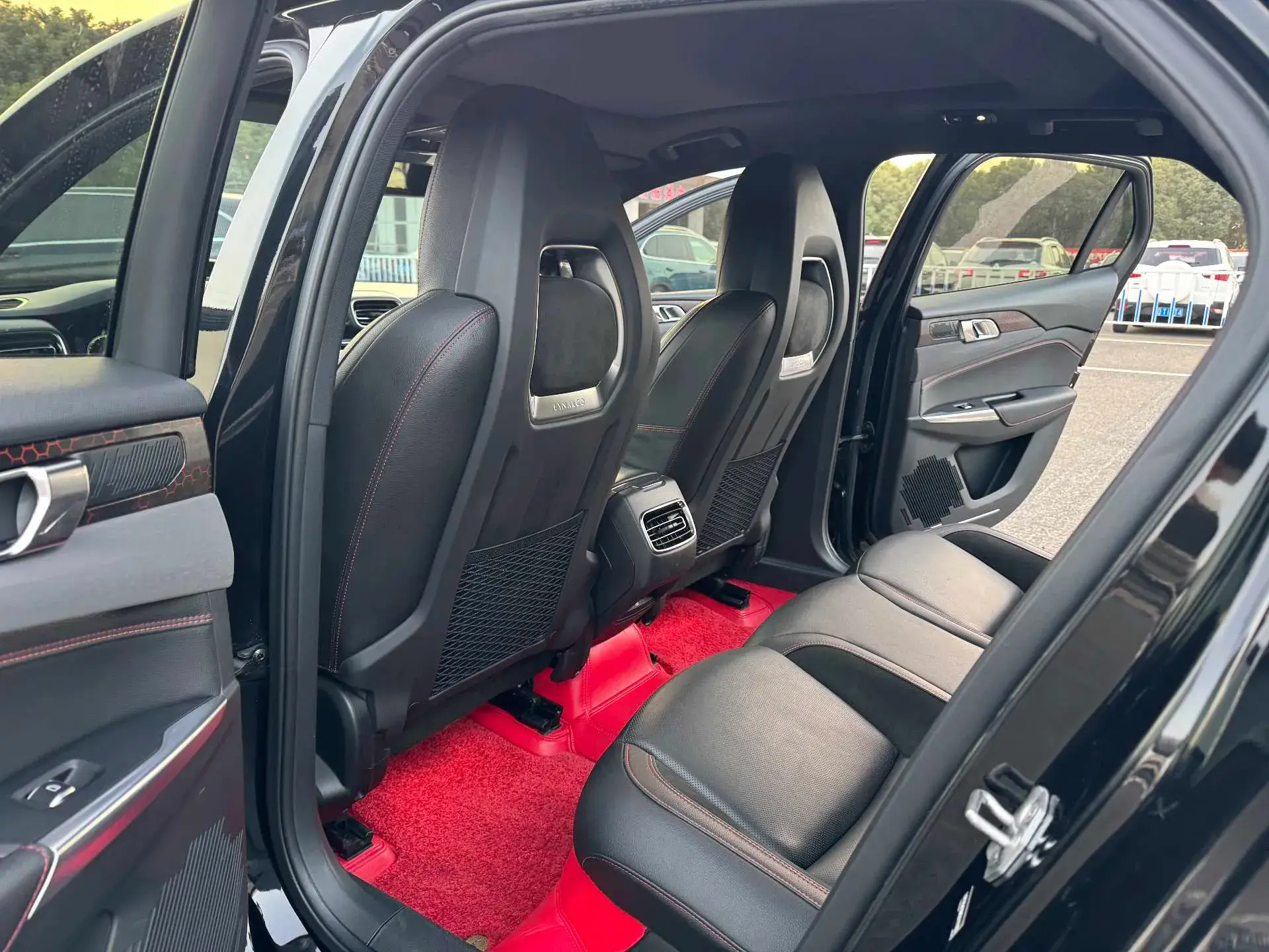 2019 LYNK&CO 03 thumbnail 3