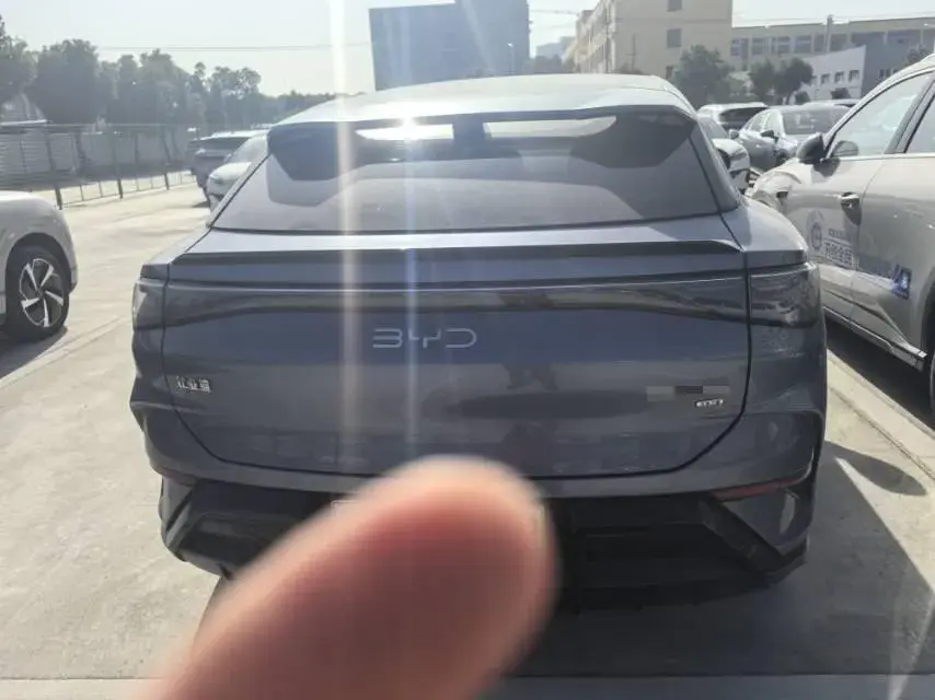 2025 BYD SEA thumbnail 4