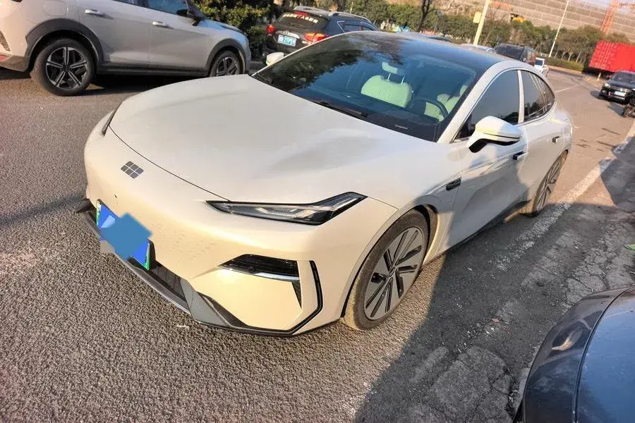 2024 GEELY GALAXY view 1