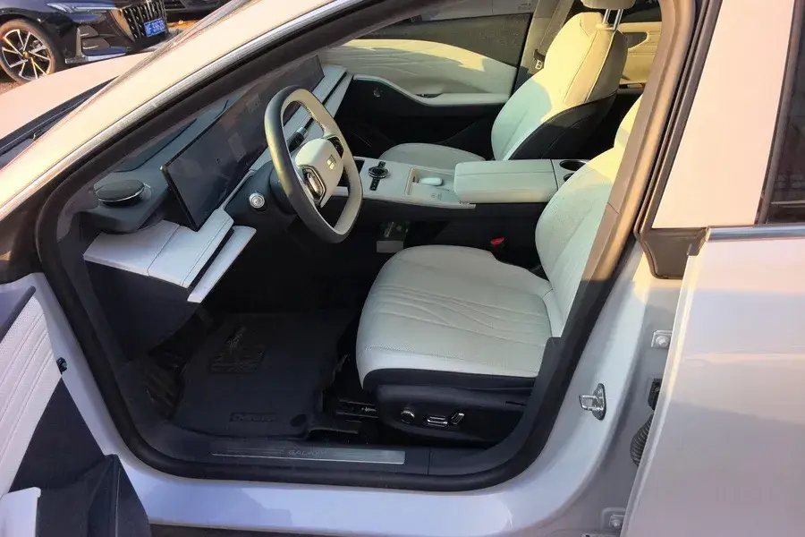 2024 GEELY GALAXY thumbnail 3