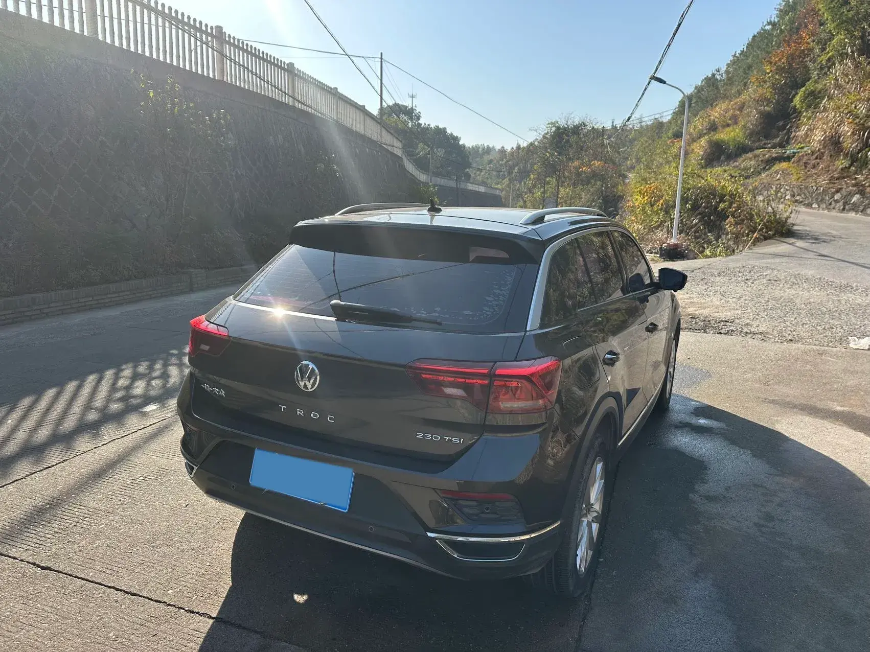 2020 VOLKSWAGEN T-ROC thumbnail 4