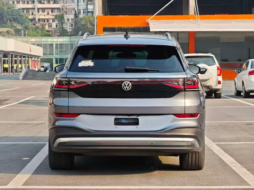 2021 VOLKSWAGEN ID.6 thumbnail 3