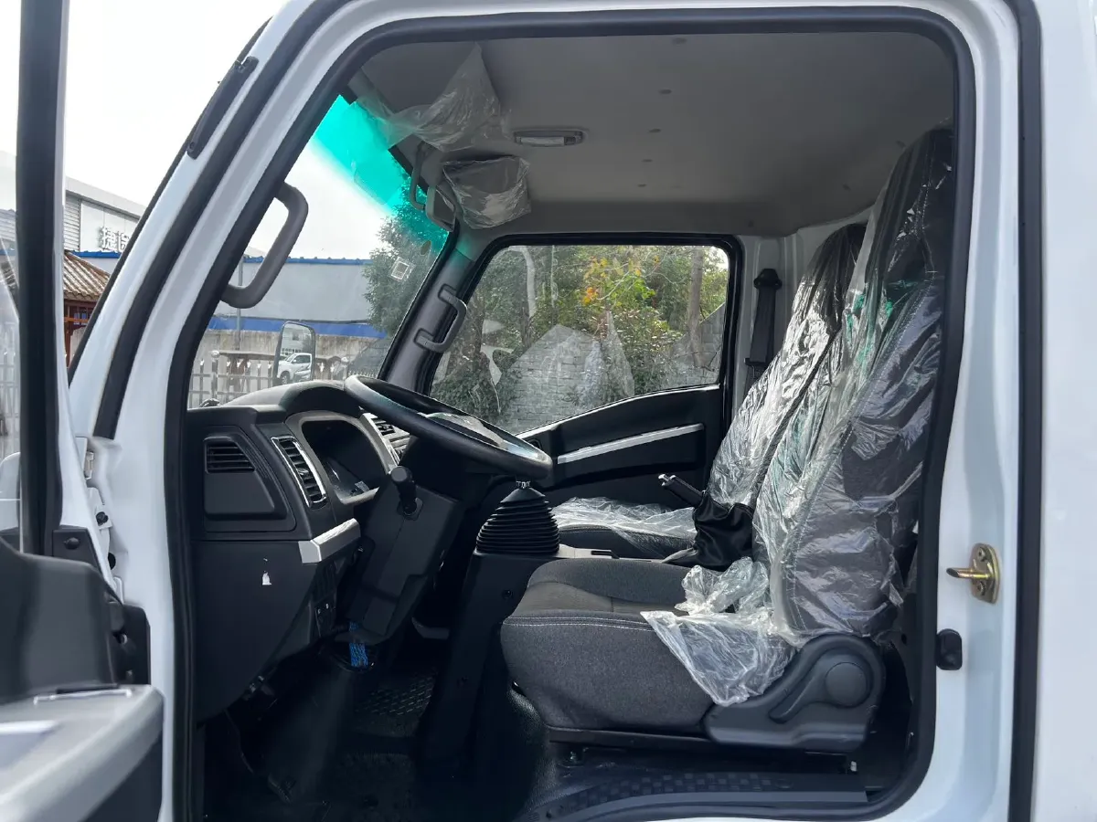 2023 DongFeng DFSK D71 1.6L 122HP L4 5MT,autocango,china used car exporter,china ev exporter,chinese used car exporter,chinese used ev exporter