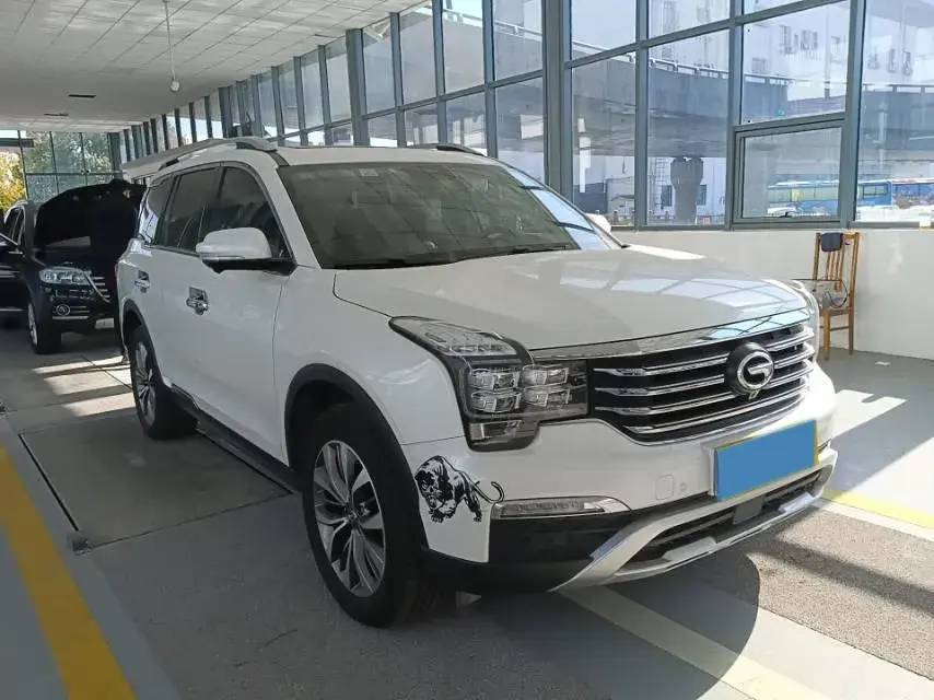 2017 GAC TRUMPCHI thumbnail 3